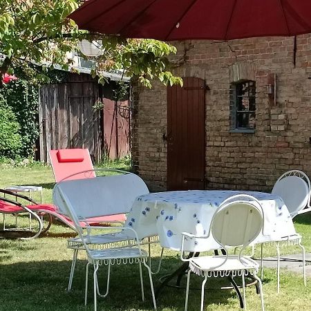 Schlossparkferienwohnungen Rheinsberg Mit Garten Exterior foto